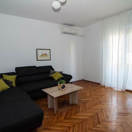 New Renovated Apartment 15 Min From Beach On Foot Pula Ngoại thất bức ảnh