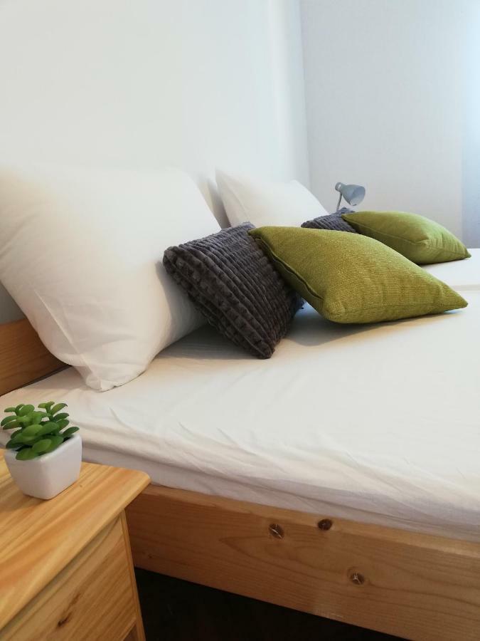 New Renovated Apartment 15 Min From Beach On Foot Pula Ngoại thất bức ảnh